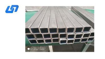 Titán négyzet alakú cső